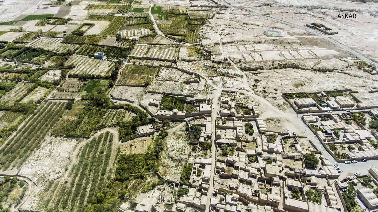 Selo Harabarjan, šetnja kroz stare i prijatne bašče i uličice